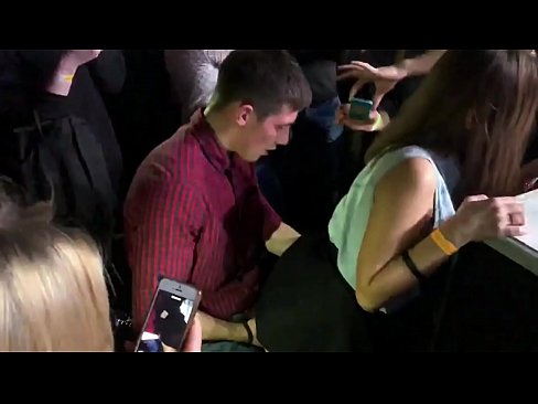 ❤️ Sess reali f'nightclub Russu. Tfajla Russa ta’ 18-il sena fl-anus u l-vaġina fucked f’nightclub ️❌ Vidjow porn f'mt.nicepornphotos.ru ❌️❤
